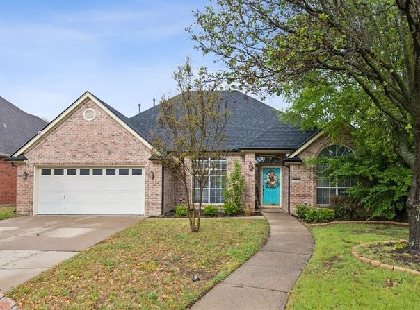 1115 Brook Arbor Drive, Mansfield, TX 76063