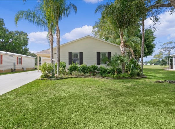 1815 KAUFMAN CIRCLE, LADY LAKE, FL 32159