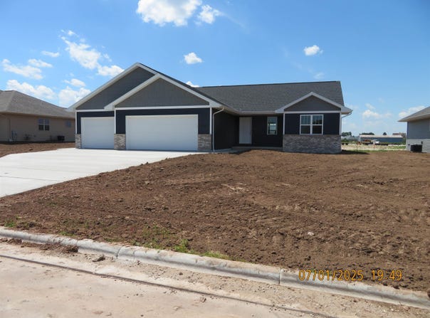 1581 FRONTIER Road, LUXEMBURG, WI 54217-2500