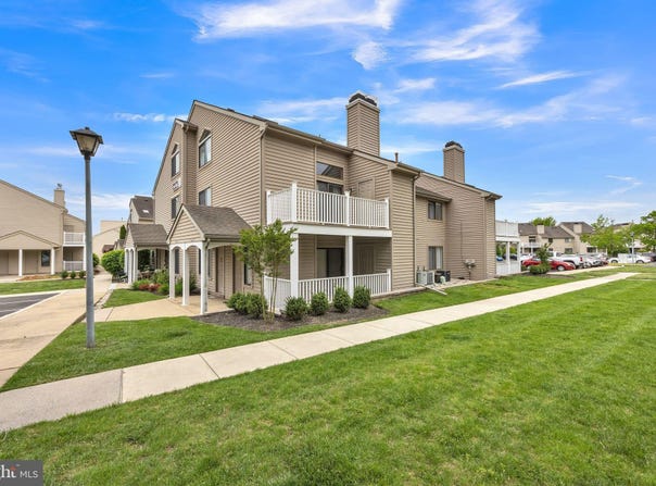 1104 ROBERTS WAY, VOORHEES, NJ 08043
