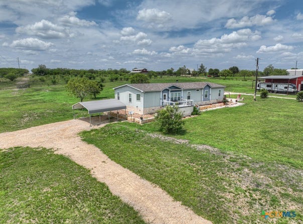 706 Union Wine Road, New Braunfels, TX 78130