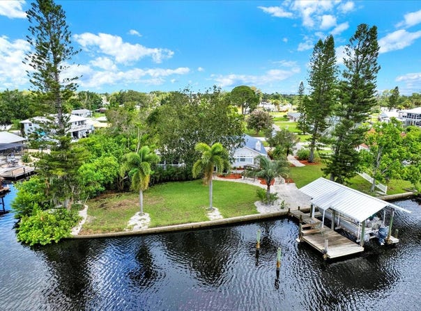 102 W NORTH BRANCH Road, RUSKIN, FL 33570