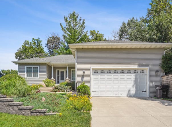 929 Sampson Drive, Nevada, IA 50201