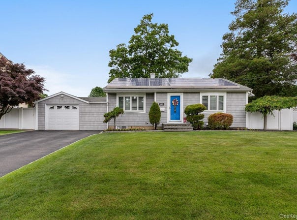 1032 Thompson Drive, Bay Shore, NY 11706