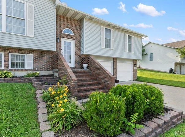 757 N West Lane, Jackson, MO 63755