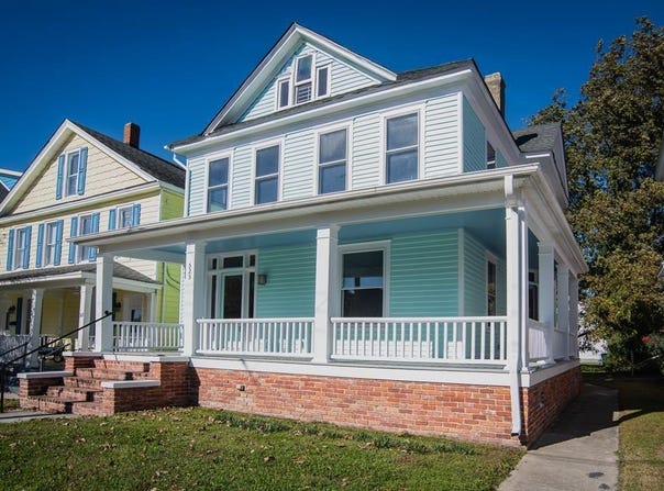 525 MONROE AVE, CAPE CHARLES, VA 23310
