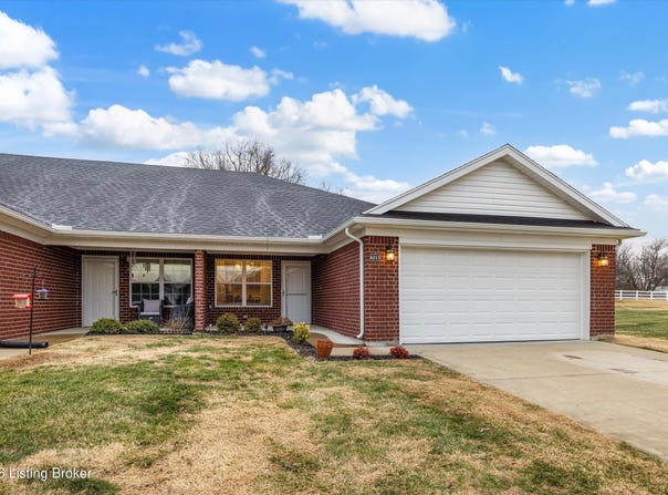 6713 Eagle Wood Dr, Louisville, KY 40272