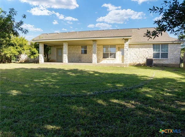 401 Watts Lane, Gatesville, TX 76528
