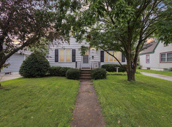 917 Eisenhower Avenue, Janesville, WI 53545