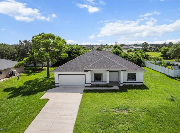 3003 NE Juanita Place, Cape Coral, FL 33909