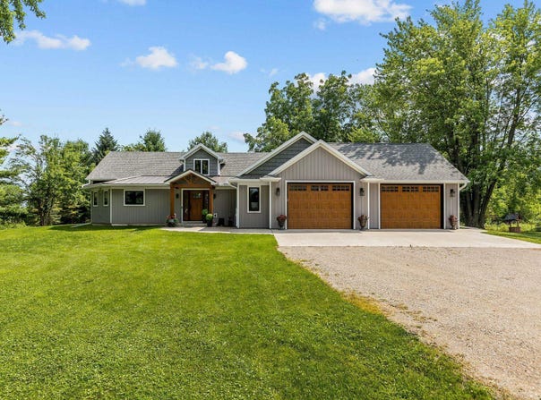 8079 COUNTY ROAD MM, LARSEN, WI 54947