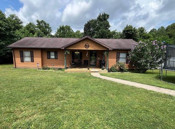 373 Ogden Street, MT. HOPE, WV 25880