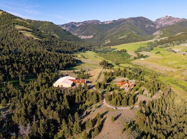 569/571 Cinnabar Basin Road, Gardiner, MT 59030