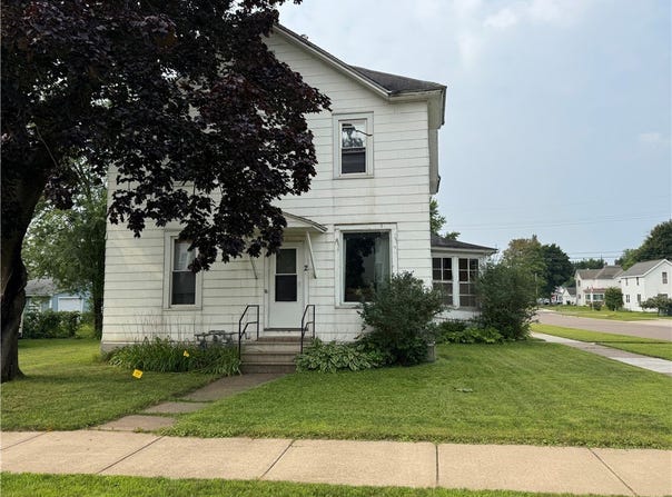 2 S Rural Street, Chippewa Falls, WI 54729