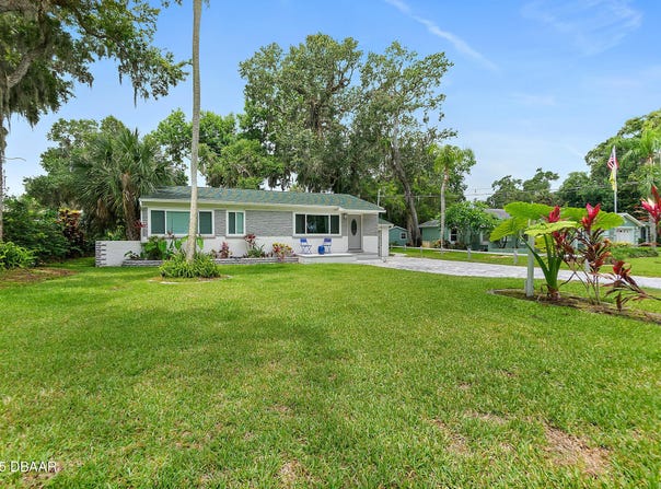 812 Faulkner Street, New Smyrna Beach, FL 32168