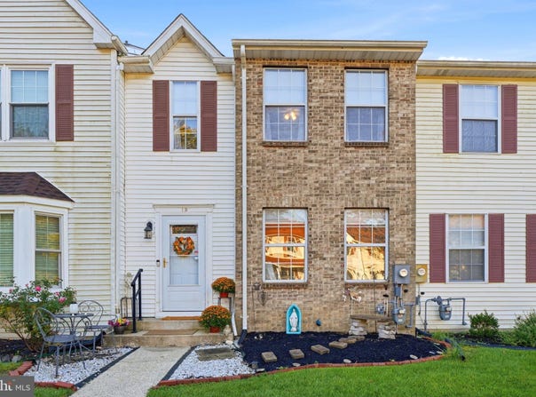 19 N DUNMOOR, HAMILTON, NJ 08690