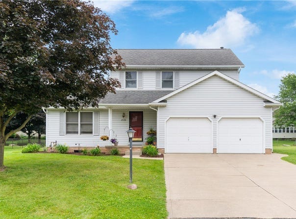 1720 Clearbrook Road NW, Massillon, OH 44646