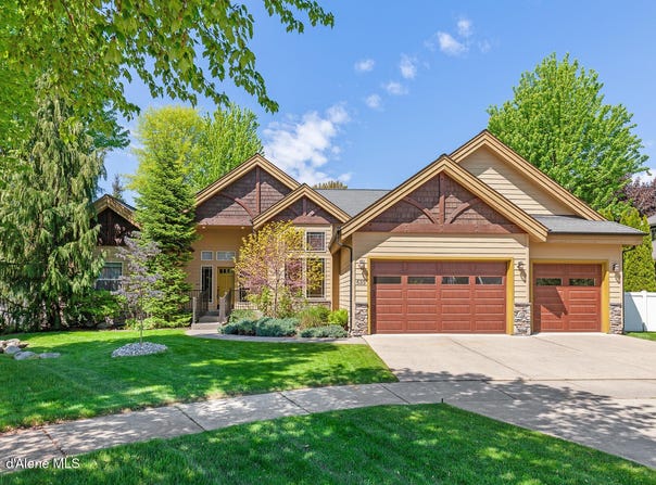 635 E Round Up Circle, Hayden, ID 83835