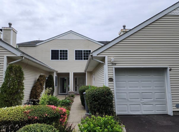 288 Ranch Circle, Manorville, NY 11949