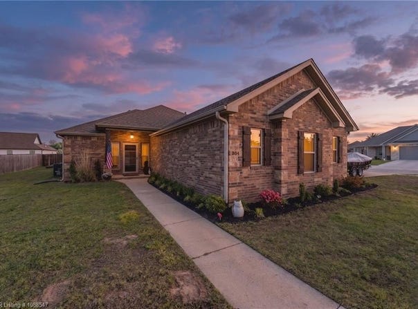 304 Rock CIR, Lavaca, AR 72941