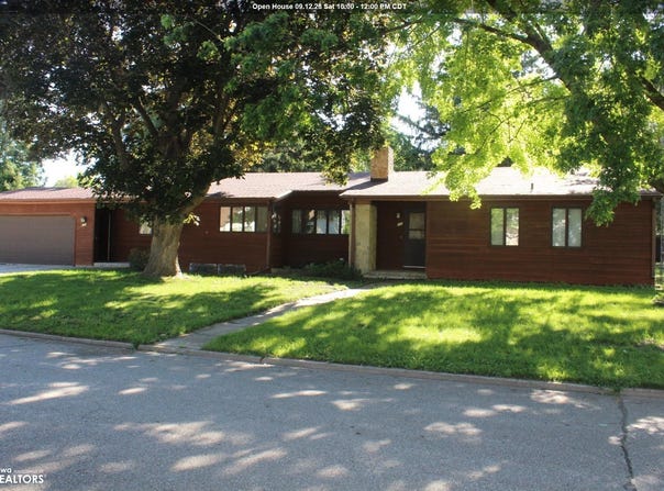 635 Center Avenue, Garner, IA 50438