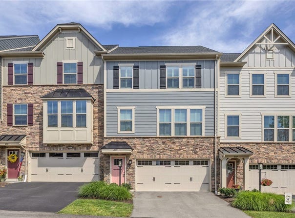 2005 Lampl Ln, Penn Twp, PA 15644