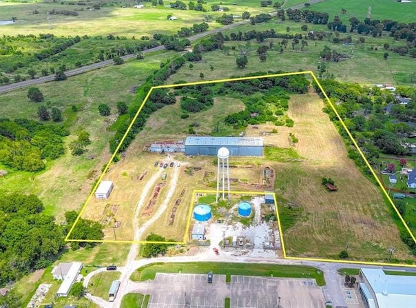 304 E South Main Street, Blooming Grove, TX 76626