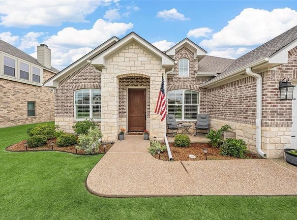 912 Cumberland Street, McGregor, TX 76657