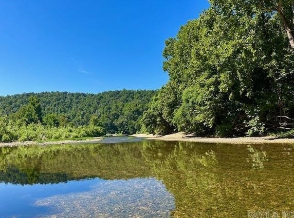 000 Grandpa Jones Road, Mountain View, AR 72560