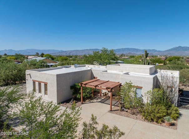1090 N Laney Drive, Vail, AZ 85641