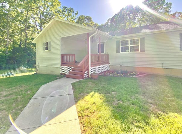 4815 Kingswood Lane, Diamond, MO 64840