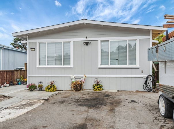 113 Retiro Ln, Moss Beach, CA 94038