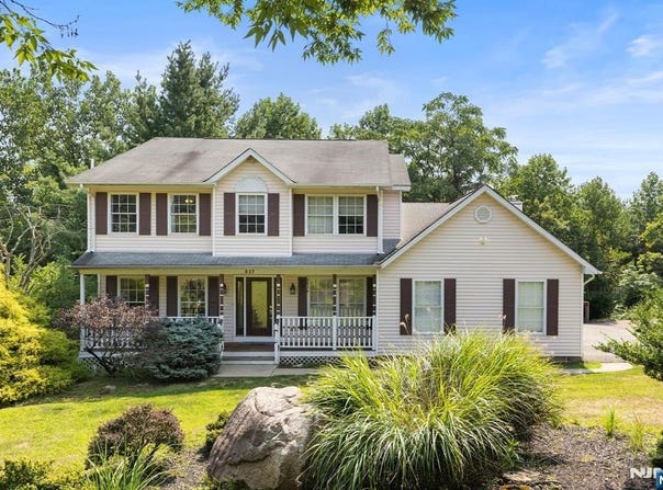517 Kings Point Trail, Franklin Lakes, NJ 07417
