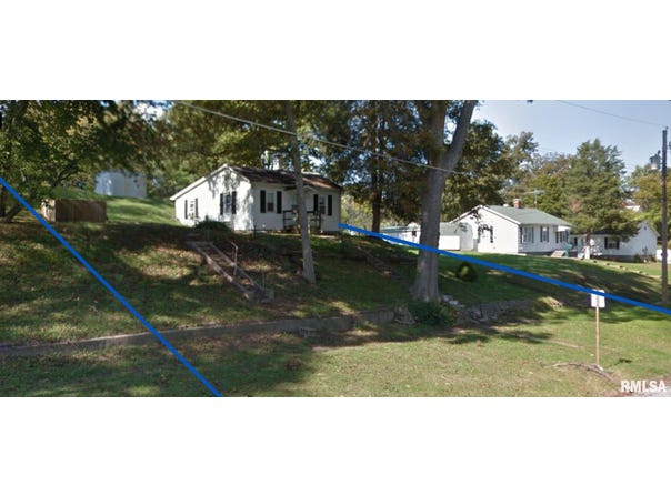 420 S MAIN Street, Grayville, IL 62844