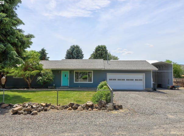 524 4TH AVE, Dallesport, WA 98617