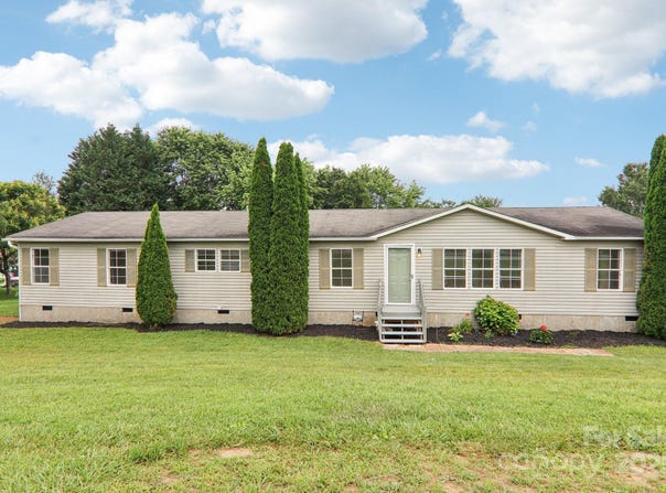 18 Sweet Briar Path Way, Hendersonville, NC 28792