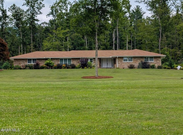 1856 Evitts Creek Road, Bedford, PA 15522