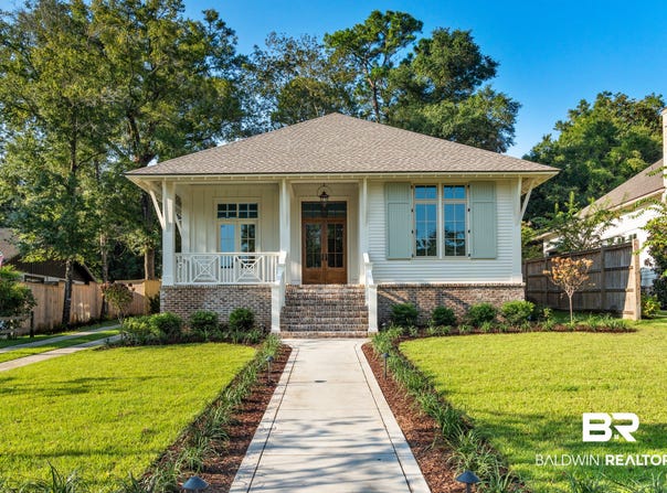 214 Tensaw Avenue, Fairhope, AL 36532