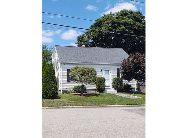21 Urban Avenue, Pawtucket, RI 02860