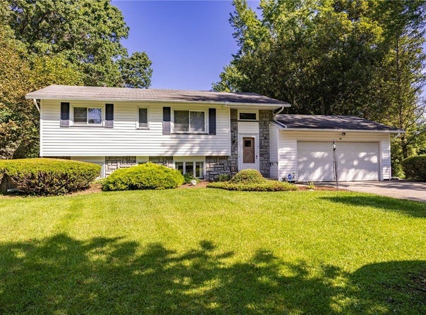48 Old Pond Road, Rochester, NY 14625