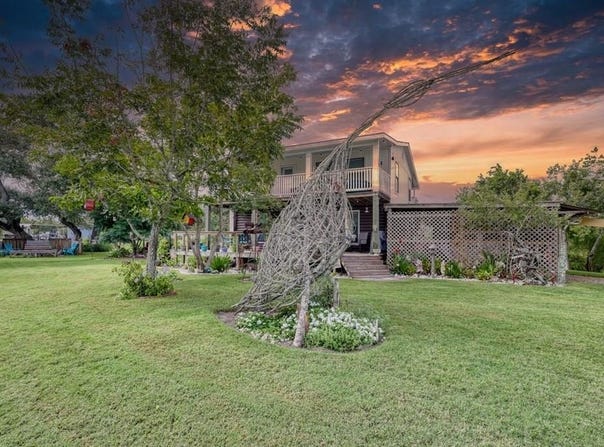 233 Lakeview Dr, ROCKPORT(HOLIDAY BEACH), TX 78382