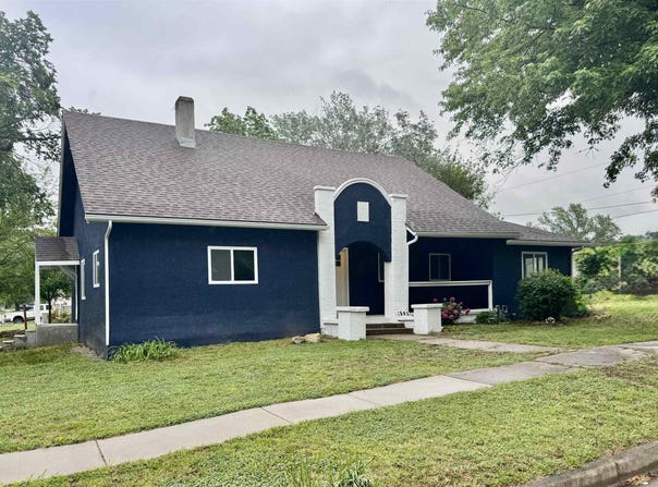 1502 E 2nd, Winfield, KS 67156
