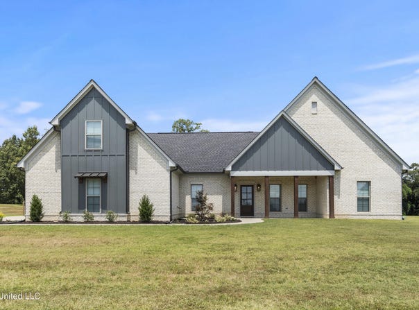 10220 Green River Road, Lake Cormorant, MS 38641