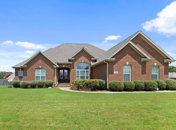 100 Gibbs Ct, Tuscumbia, AL 35674