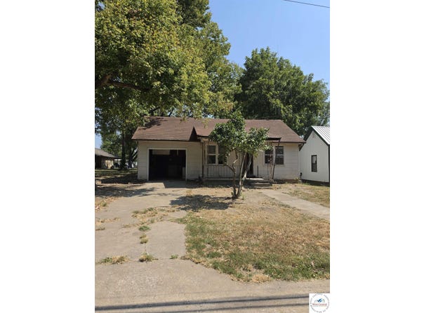 402 N Third Street, Clinton, MO 64735