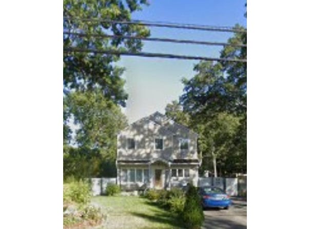 1069 Reilly Street, Bay Shore, NY 11706