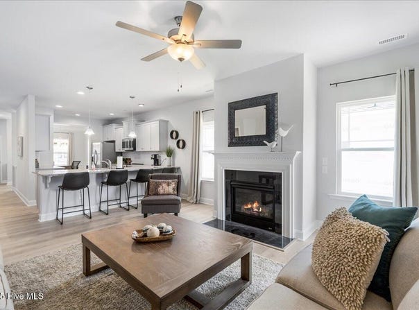 122 Boxwood Court, Wallace, NC 28466