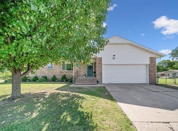 1377 S WORTMAN Avenue, Claremore, OK 74017