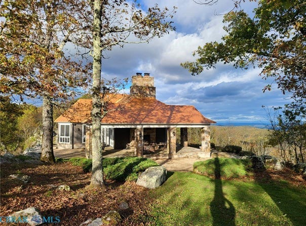 504  Airport Dr, Hot Springs, VA 24445
