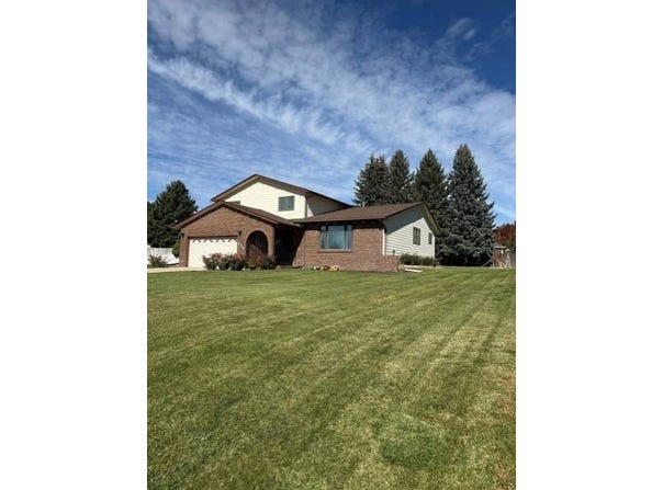 224 Burnham DR, Alliance, NE 69301